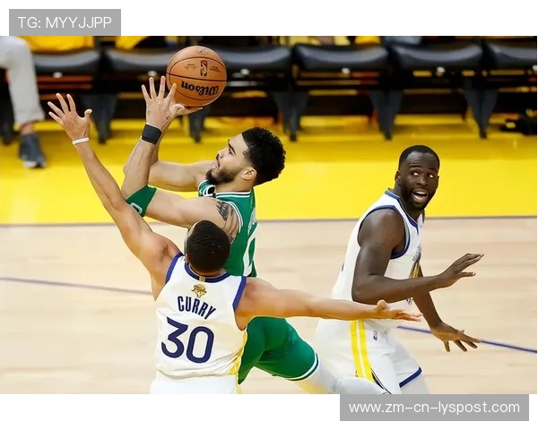 塔图姆带走球权，波士顿凯尔特人完成闭环